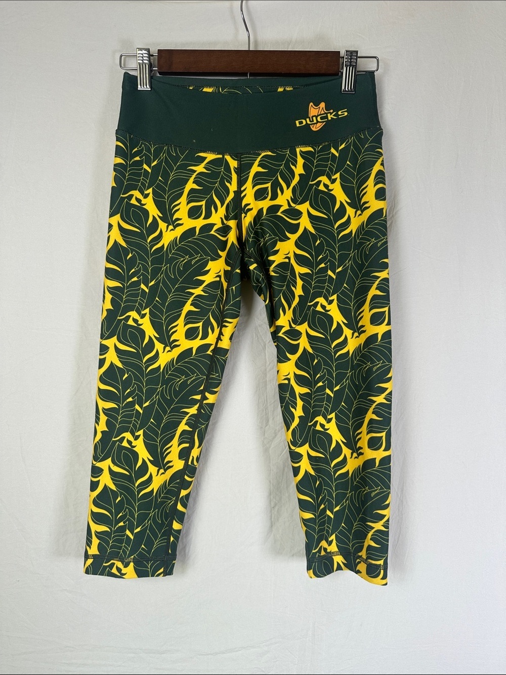 Green & Yellow Leaf-Print Leggings Capri